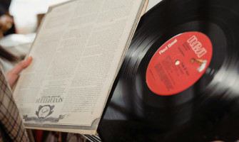 Yabancı Plak Koleksiyonculuğu: Orijinal Baskı (First Press) ve Reissue Farkları Rehberi