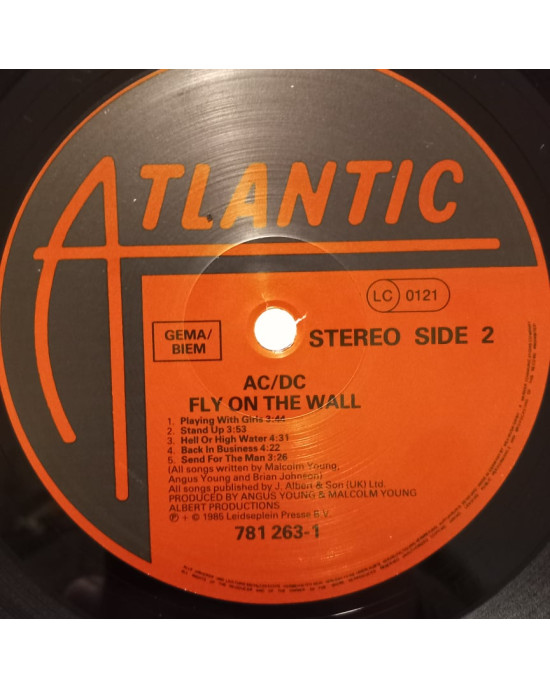 AC/DC - Fly On The Wall AC/DC - Fly On The Wall