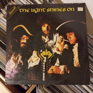 Electric Light Orchestra - The Light Shines On