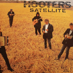 Hooters - Satellite - 45'lik