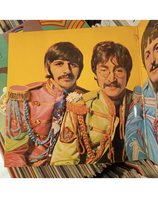 The Beatles - Sgt. Pepper's Lonely Hearts Club Band The Beatles - Sgt. Pepper's Lonely Hearts Club Band