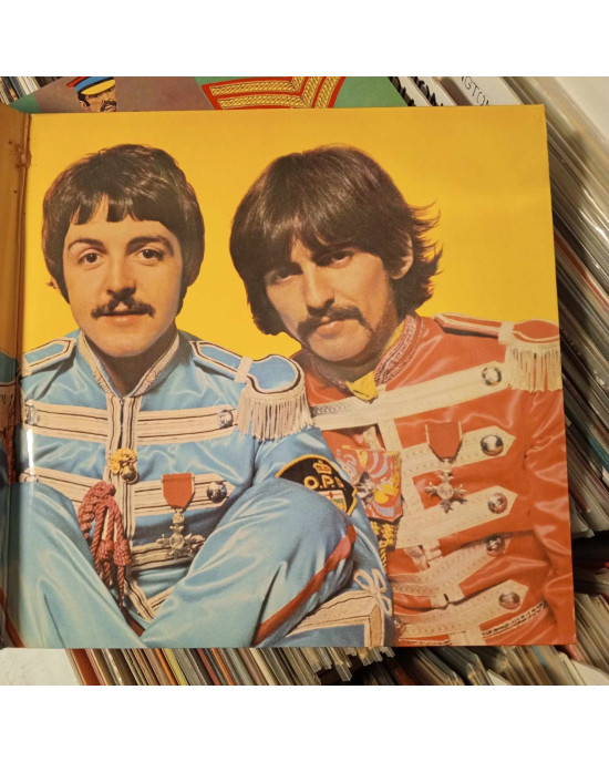 The Beatles - Sgt. Pepper's Lonely Hearts Club Band The Beatles - Sgt. Pepper's Lonely Hearts Club Band