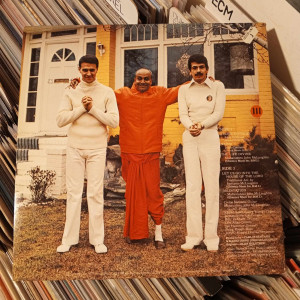 Carlos Santana & Mahavishnu John McLaughlin - Love Devotion Surrender Carlos Santana & Mahavishnu John McLaughlin - Love Devotion Surrender