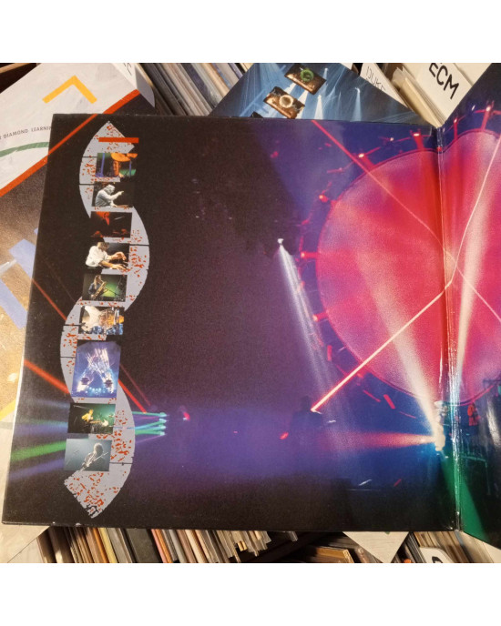 Pink Floyd - Delicate Sound Of Thunder Pink Floyd - Delicate Sound Of Thunder