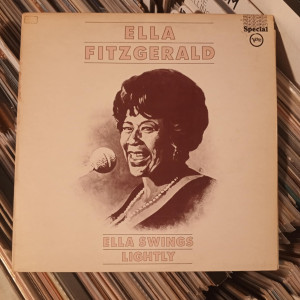 Ella Fitzgerald - Ella Swings Lightly