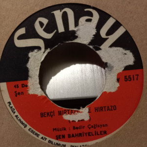 Şen Bahriyeliler - Bekçi Murtazo İle Hırtazo / Sülüman Babanın Çiftliği - 45'lik Şen Bahriyeliler - Bekçi Murtazo İle Hırtazo / Sülüman Babanın Çiftliği - 45'lik