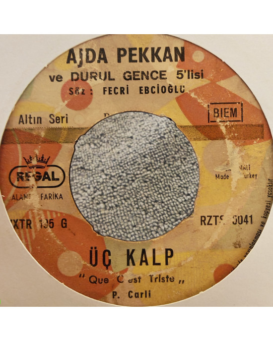 Ajda Pekkan - Dünya Dönüyor / Üç Kalp - 45'lik Ajda Pekkan - Dünya Dönüyor / Üç Kalp - 45'lik