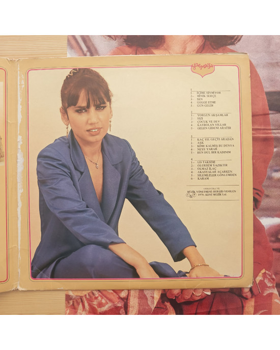 Sezen Aksu - Serçe - 1976, Türkiye, 2xLP + Poster Sezen Aksu - Serçe - 1976, Türkiye, 2xLP + Poster